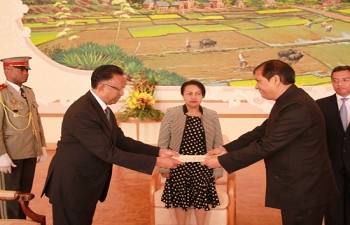 Presentation of credential letters of the Indian Ambassador, His Excellency Mr Chandra Ballabh Thapliyal, to the President of the Republic of Madagascar